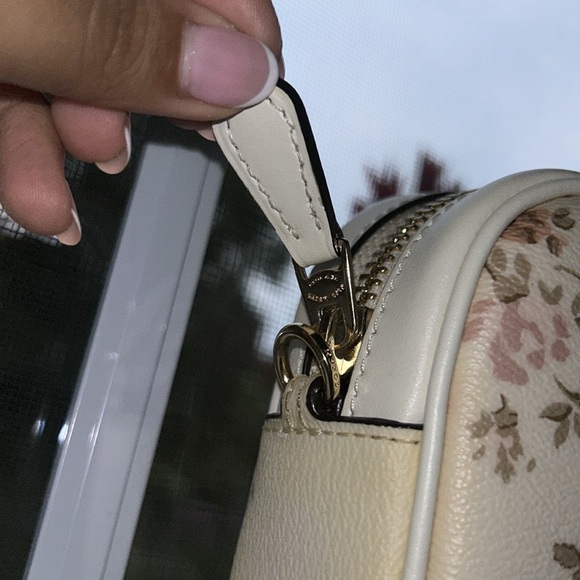 Coach Outlet Bag - Picture 3 of 12